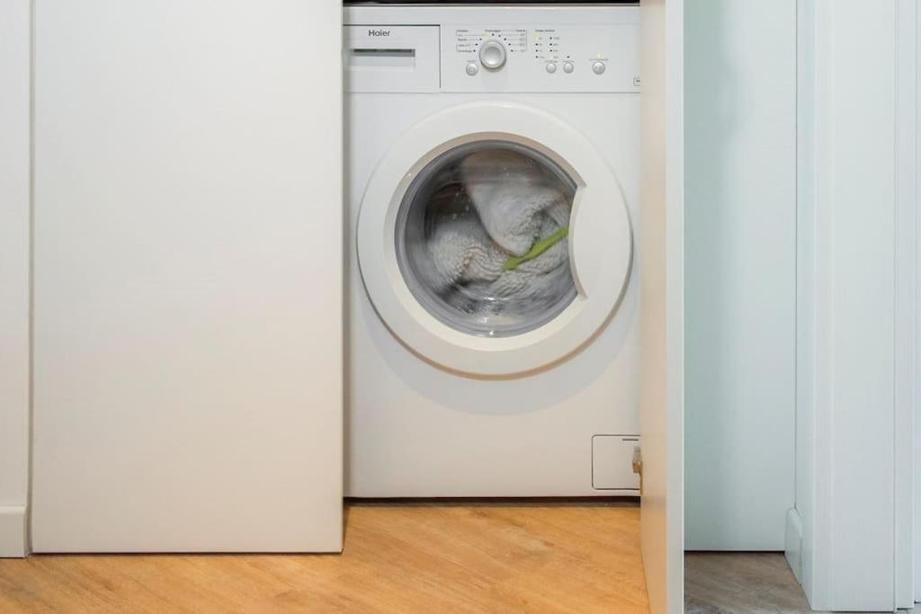 B&B Gocciadoro 26 Nuovo, Climatizzato, Zona Ospedale, Posto Auto Τρέντο Εξωτερικό φωτογραφία