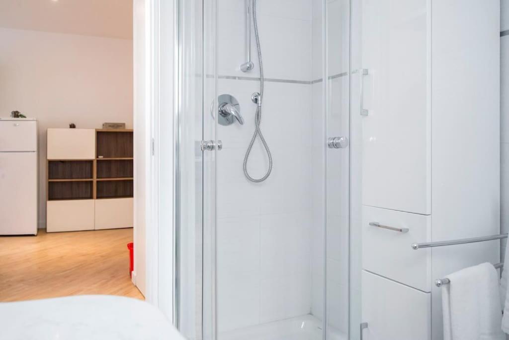B&B Gocciadoro 26 Nuovo, Climatizzato, Zona Ospedale, Posto Auto Τρέντο Εξωτερικό φωτογραφία