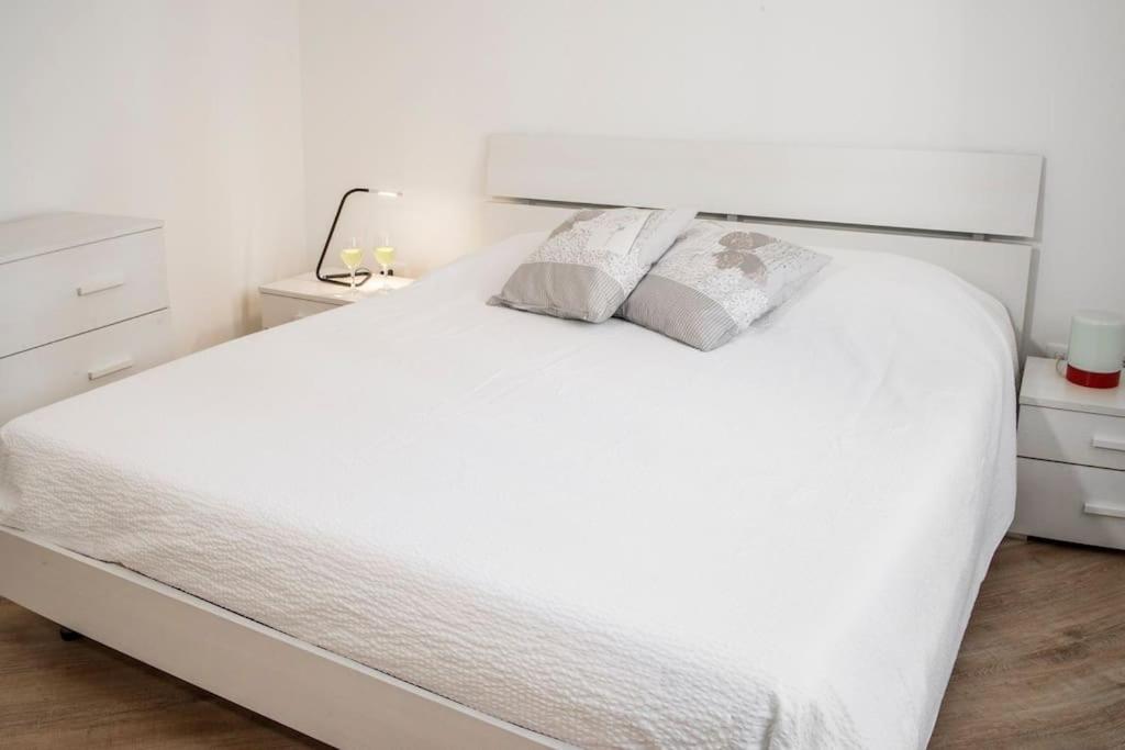 B&B Gocciadoro 26 Nuovo, Climatizzato, Zona Ospedale, Posto Auto Τρέντο Εξωτερικό φωτογραφία