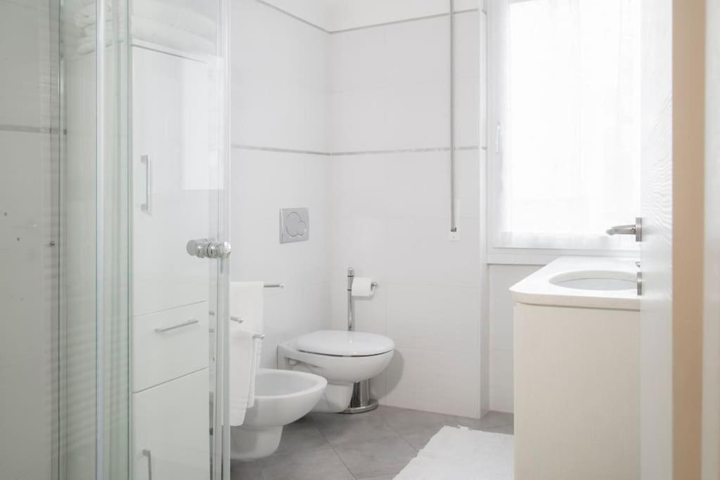 B&B Gocciadoro 26 Nuovo, Climatizzato, Zona Ospedale, Posto Auto Τρέντο Εξωτερικό φωτογραφία