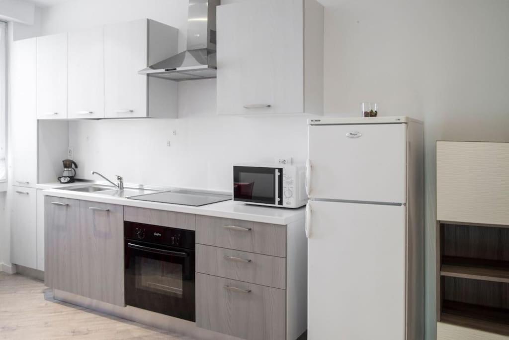 B&B Gocciadoro 26 Nuovo, Climatizzato, Zona Ospedale, Posto Auto Τρέντο Εξωτερικό φωτογραφία