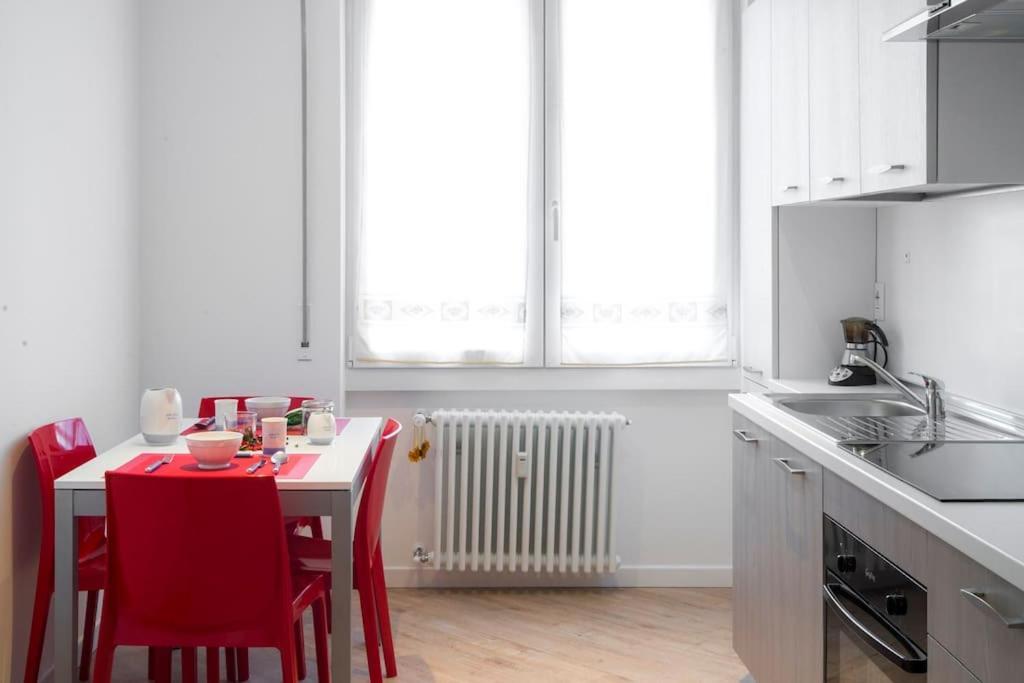 B&B Gocciadoro 26 Nuovo, Climatizzato, Zona Ospedale, Posto Auto Τρέντο Εξωτερικό φωτογραφία