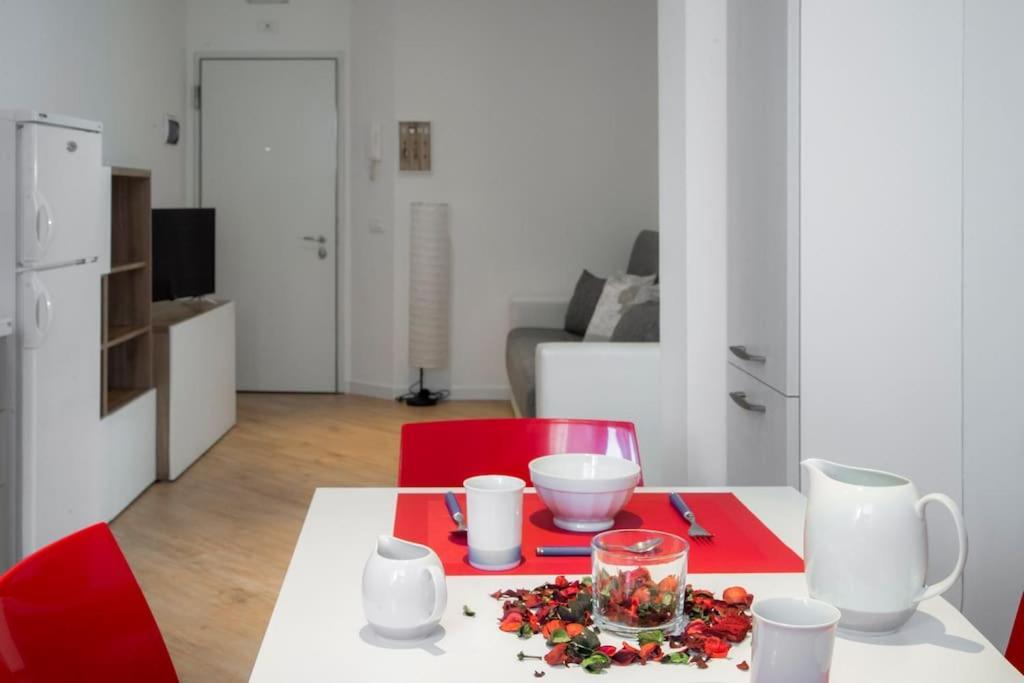 B&B Gocciadoro 26 Nuovo, Climatizzato, Zona Ospedale, Posto Auto Τρέντο Εξωτερικό φωτογραφία